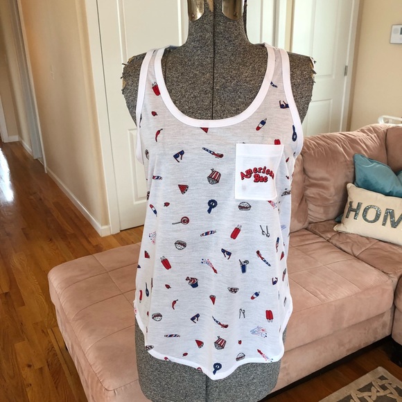 Tops - NWT S “AMERICAN BAE” RAZORBACK TOP